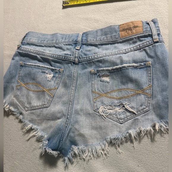 Abercrombie & Fitch Light Blue Distressed Denim Cutoff Shorts size 28 - Picture 4 of 13